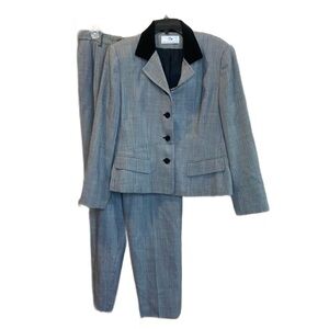 Vintage Danielle Martin two piece 100% pure new wool pant suit size 12
